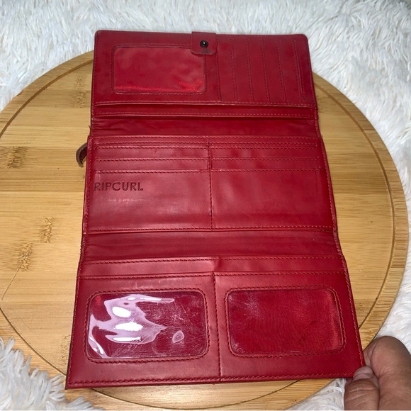 RIPCURL Surf Shack Wallet Leather Embossed Zip Coin Section - Picture 3 of 4